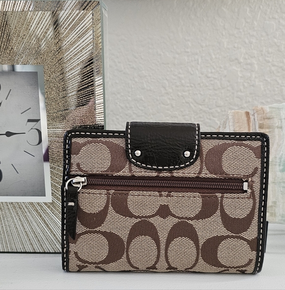 EUC Coach Brown/Tan Turnlock Signature Medium Y2K Wallet - Picture 2 of 6